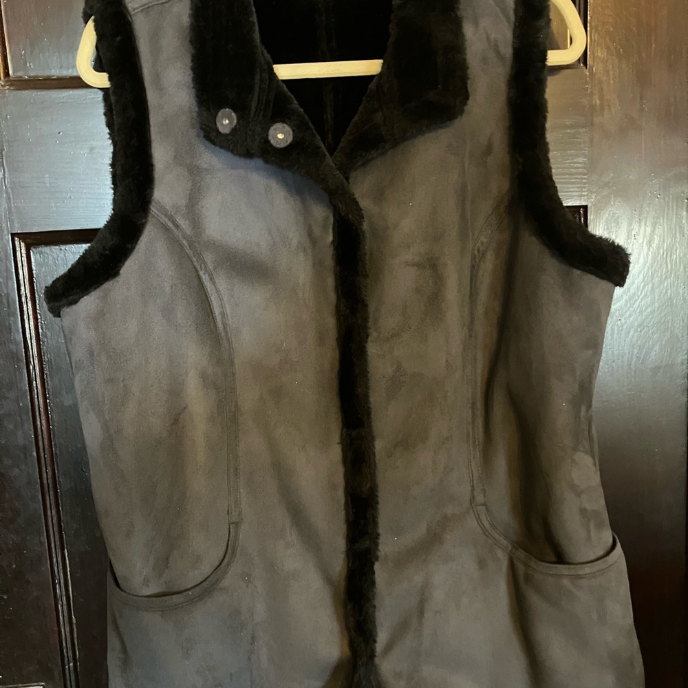 Women's Black Faux Fur Vest